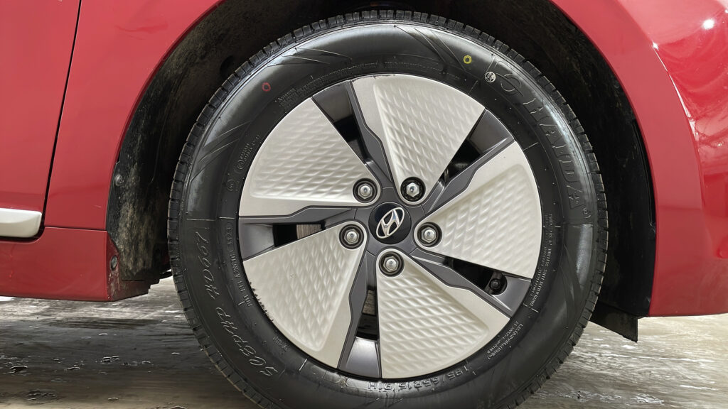 Hyundai Ioniq 1.6 GDi Premium Hybrid DCT